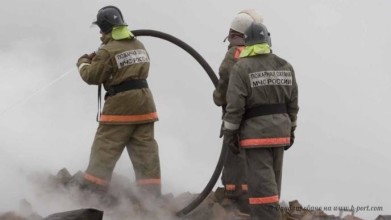 В Мурманске загорелся гараж