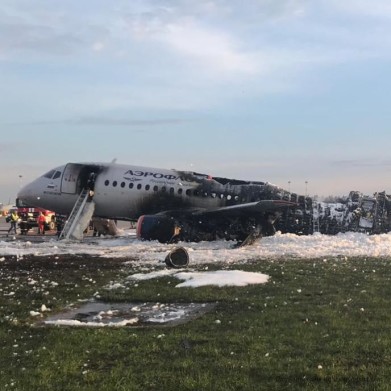 Родственникам погибших при пожаре на самолете Москва-Мурманск выплатили 286 миллионов рублей