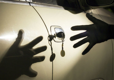 Внук угнал у мурманчанина «Понтиак»