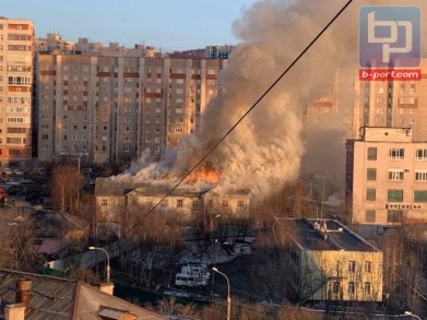 Пожар на проспекте Кирова тушили 15 человек