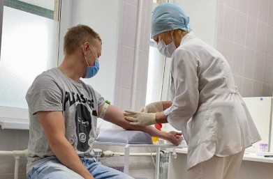 Медики первыми получат прививку от коронавируса