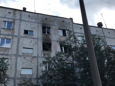 Прокуратура проводит проверку по факту крупного пожара в многоквартирном доме в Кировске