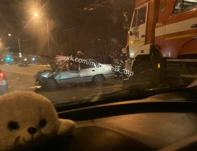 Трём пострадавшим потребовалась помощь после ДТП в Мурманске