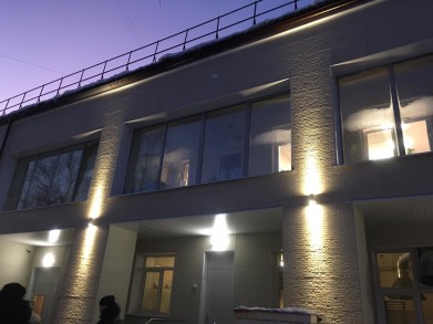 Ремонт фасада социального приюта «Берегиня» завершен в Кильдинстрое