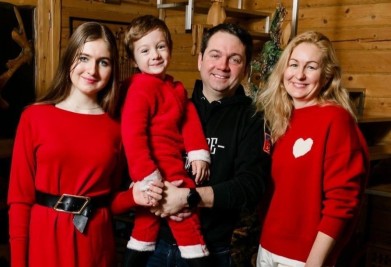 Андрей Чибис провёл первые дни нового года с семьёй на даче