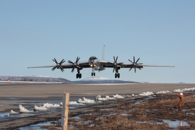 Летчики Северного флота продолжат длительные полеты над Арктикой и Атлантикой