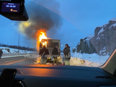 Рейсовый автобус загорелся на Восточно-объездной дороге
