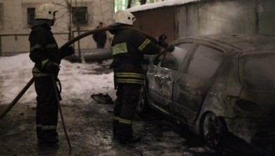 Автомобили сгорели в Кандалакше и Мурманске