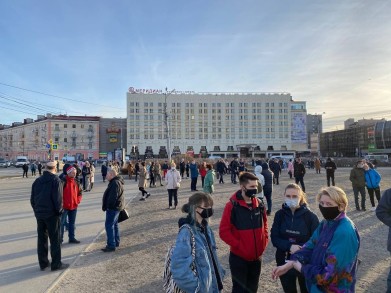 В акции в поддержку Навального в Мурманске приняли участие около 100 человек - МВД