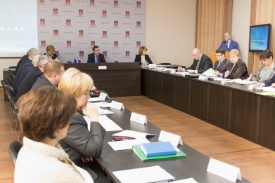 Заместитель губернатора Григорий Стратий провёл заседание рабочей группы по вопросам социально-экономического развития и занятости населения