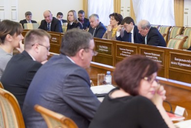 Сегодня на заседании правительства Мурманской области министр юстиции Василий Плевако представил доклад о результатах деятельности ведомства