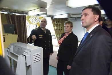 Делегация Ямало-Ненецкого автономного округа побывала на флагмане российского военно-морского флота