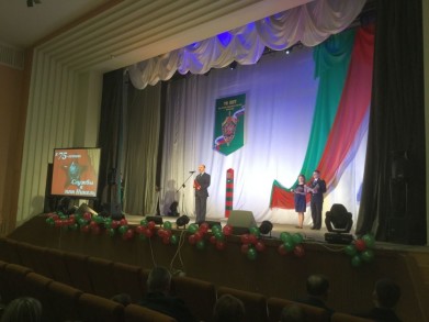 Заместитель губернатора Игорь Бабенко поздравил личный состав и ветеранов никельского погранотряда с 75-летием пограничной Службы в Никеле