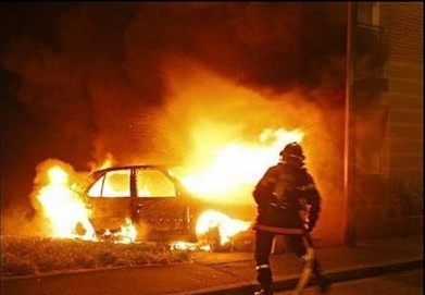 Сразу два автомобиля сгорели в Мончегорске