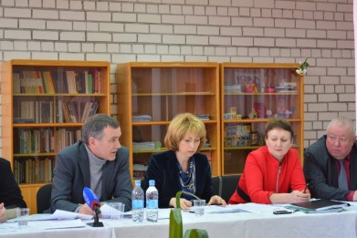 Комплекс вопросов устойчивого социально-экономического развития Ревды как монопрофильной территории обсудили участники выездного заседания