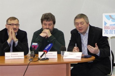 В Мурманской областной научной библиотеке состоялась встреча с известными российскими писателями Ильей Бояшовым, Павлом Крусановым и Германом Садулаевым