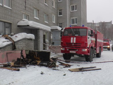Детские коляски и аргамак горели в Кандалакше минувшей ночью