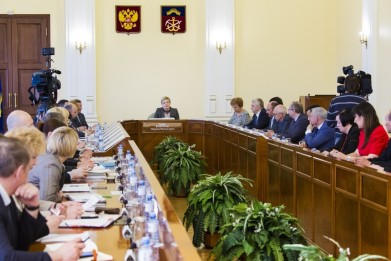 Губернатор Марина Ковтун поручила усилить разъяснительную работу о поведении в лесах в пожароопасный период