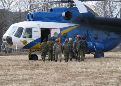 Допуск к выполнению спусков на тушение лесных пожаров получил весь личный состав парашютно-десантной пожарной службы Мурманской авиабазы