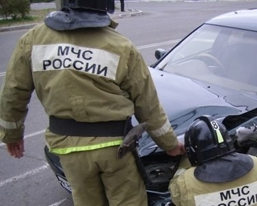 В районе Полярных Зорь столкнулись два автомобиля. Есть пострадавшие