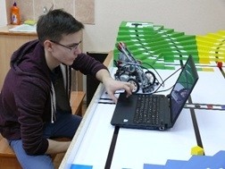 Команды юных робототехников региона готовятся к Всероссийской олимпиаде