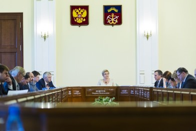 На заседании Правительства Мурманской области рассмотрен вопрос о передаче имущества из муниципальной собственности на уровень субъекта в целях организации оказания медицинской помощи в городе Мурманск с января 2016 года