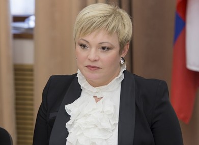 Губернаторы поднимаются на негативе