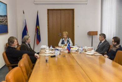 Правительство области активно вовлекает города и поселки в культурную жизнь региона: известные писатели встретятся с жителями Мурманска, Ковдора, Оленегорска, Североморска и Ревды