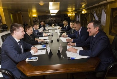 Рабочая сессия региональных институтов развития Северо-Запада, проходящая в рамках IV Мурманской международной деловой недели, открылась на атомном ледоколе «Ленин»