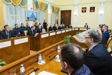 Итоги работы по обеспечению комплексной безопасности населения Мурманской области и основные задачи на 2016 год обсудили участники профильного совещания под руководством губернатора Марины Ковтун