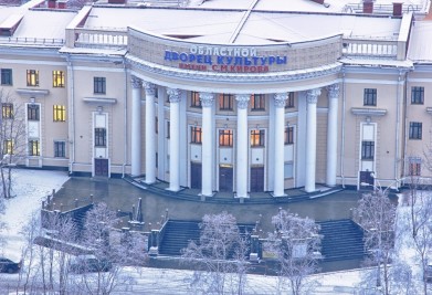 В Мурманске пройдут губернаторские новогодние елки и театрализованные представления для юных северян