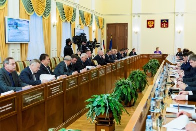 ЕГЭ-2016: в Мурманской области доля высокобалльных работ увеличилась и составила 13,9%, каждый третий выпускник региона сдал экзамен по русскому языку с результатом от 81 до 100 баллов
