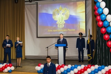 Первый заместитель губернатора Мурманской области Алексей Тюкавин поздравил работников прокуратуры