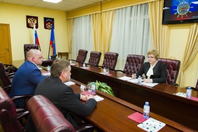 Марина Ковтун провела рабочую встречу с главой администрации Печенгского района Эдуардом Затоной и городского поселения Заполярный Андреем Кузнецовым