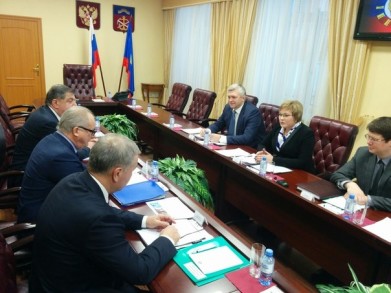 Марина Ковтун и генеральный директор "Росэнергоатома" Андрей Петров обсудят итоги соглашения области и Росатома