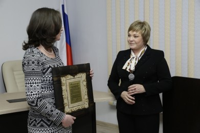Губернатор Марина Ковтун поздравила Совет депутатов города Кировска с 85-летием