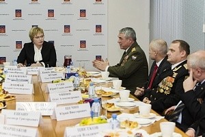Губернатор Мурманской области Марина Ковтун встретилась с воинами-интернационалистами региона