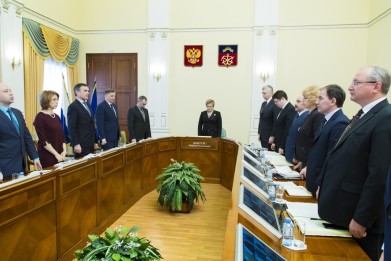 В правительстве Мурманской области почтили память жертв авиакатастрофы в Ростове-на-Дону