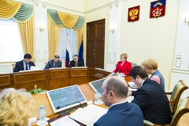 Подготовку к майским праздникам обсудили на оперативном совещании в правительстве Мурманской области