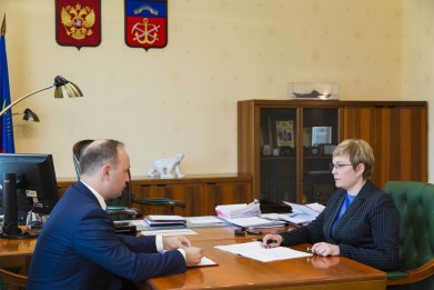 Губернатор Марина Ковтун провела рабочую встречу с председателем избирательной комиссии Мурманской области Антоном Богомоловым