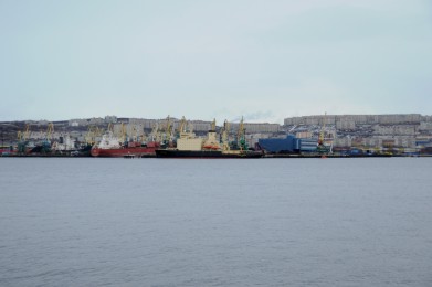 Разлив нефтепродуктов произошёл в порту Мурманска