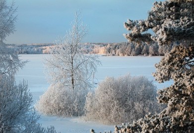 Снегоходчик погиб, провалившись в полынью в Терском районе