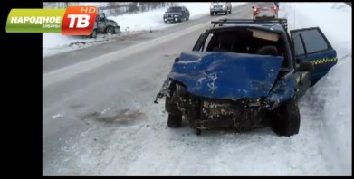 Пять человек пострадали в результате столкновения двух автомобилей в Кировске