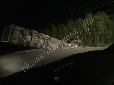 Фура перевернулась на трассе «Кола»