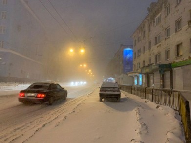 В Мурманской области из-за метели закрыли дороги