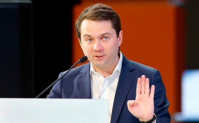 Врио губернатора Андрей Чибис встретился с лыжниками – паралимпийцами