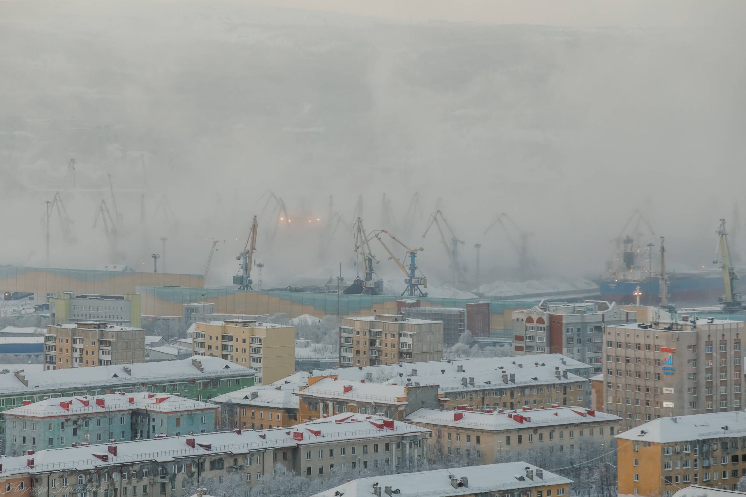 Погода мурманская область апрель. Гидрометцентр Мурманск. Градусы Мурманск. Фото трубы градусов в Мурманск.