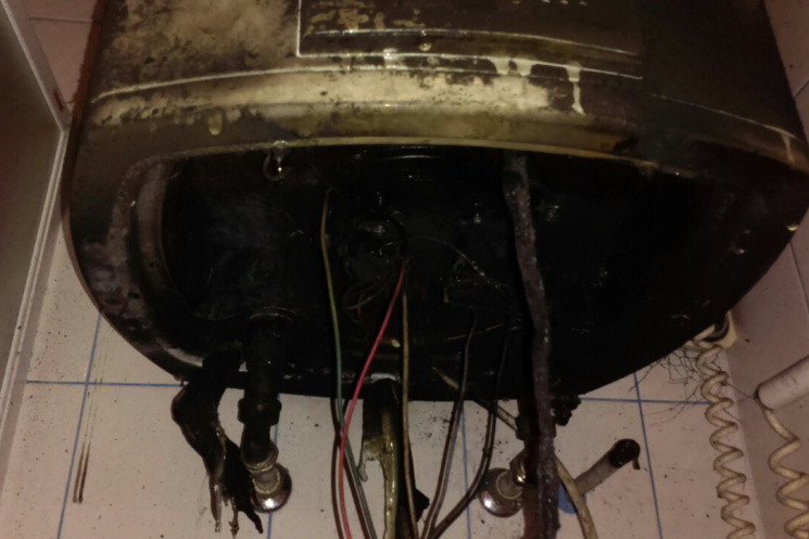 Взорвался водонагреватель. Бойлер water heater. Почему взрывается бойлер. Почему взрывается бойлер. Почему взрывается бойлер.