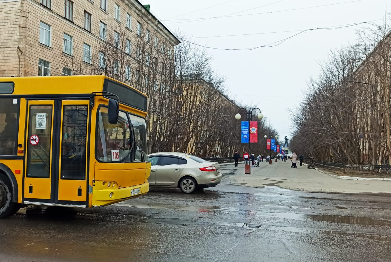 Автобус 105 мурманск североморск. Автобусы Мурманска АТП Североморск. Автобусы 105 город Североморск. Североморск автобус 105 б.