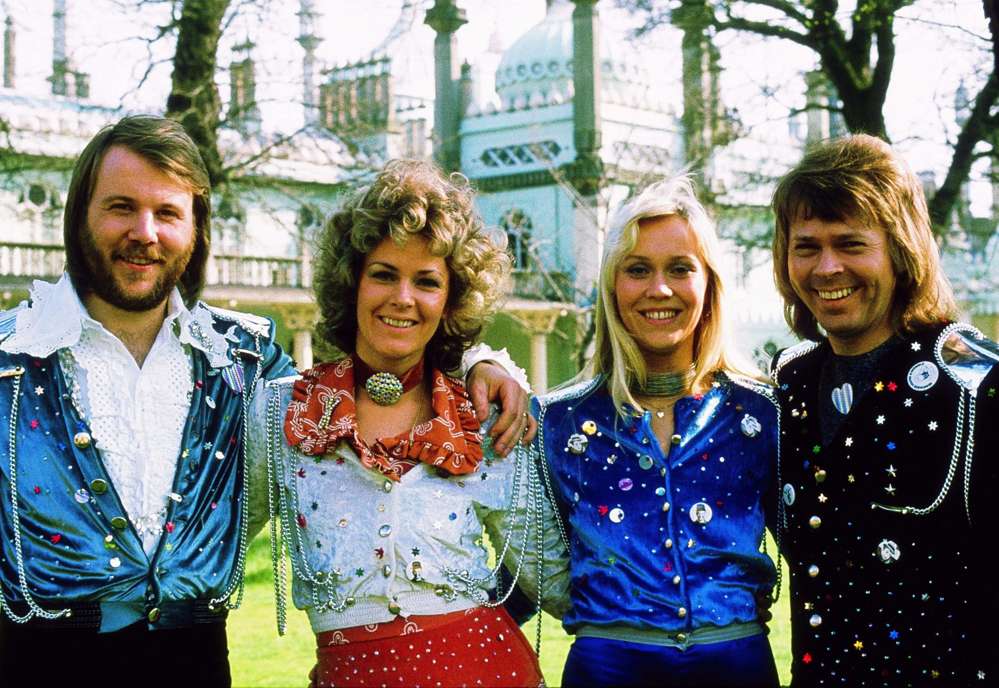 Легендарная группа ABBA выпускает новый альбом.
